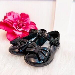 ▪️ 4/$25- Smart Fit Black Patent Bow Shoes